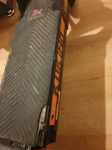 e scooter (KUKIRIN G3)(2025 EDITION) needs small repair.