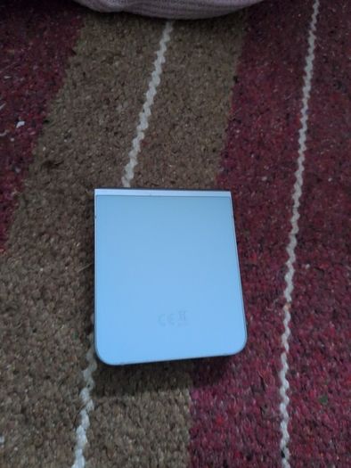 Samsung Galaxy Z Flip6
