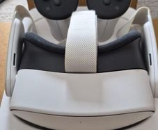 Meta Quest 3s VR Headset [Boxed]