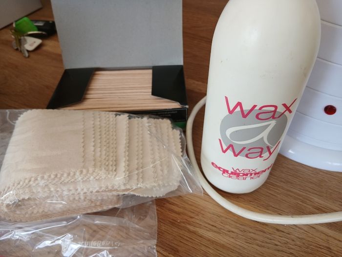 Hive wax heater