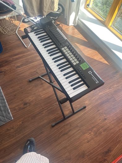 Novation Launchkey 48 + Yamaha Sustain Pedal and Keyboard Stand