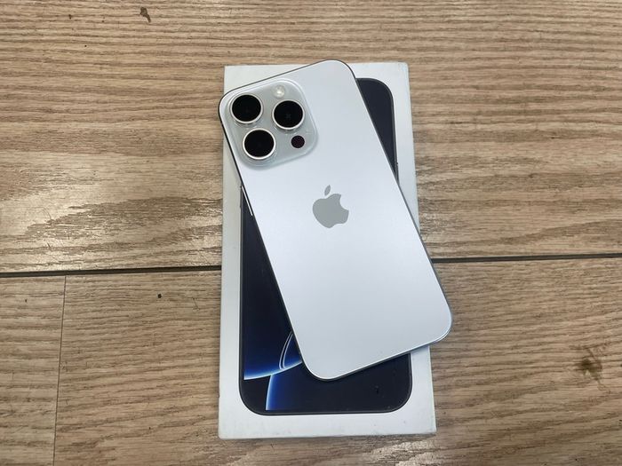iphone 16 pro max iPhone 16 pro max 100% battery