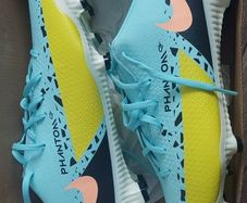 Soccer shoes uk12