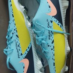 Soccer shoes uk12