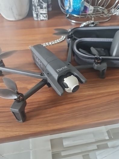drone parrot anafi