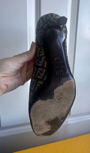 Fendi shoes - sz 39