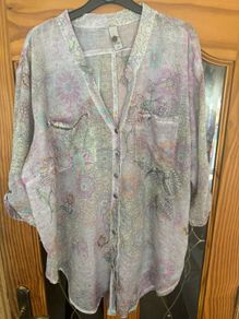 Lovely blouse Tredy size UK18/20 EU46/48 Postage included