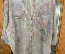 Lovely blouse Tredy size UK18/20 EU46/48 Postage included