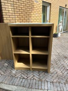 Veneered oak shelving unit with glass top