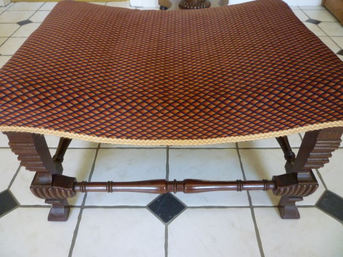 Edwardian William And Mary mahogany Stool. Genuine Antique Edwardian. Excellent condition. Solid & weighty.