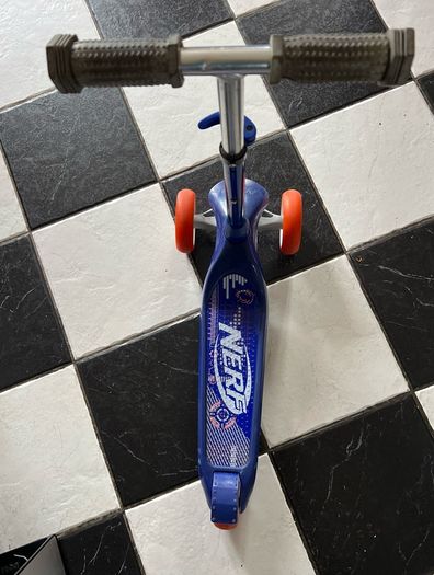 scooter for children and very strong and available