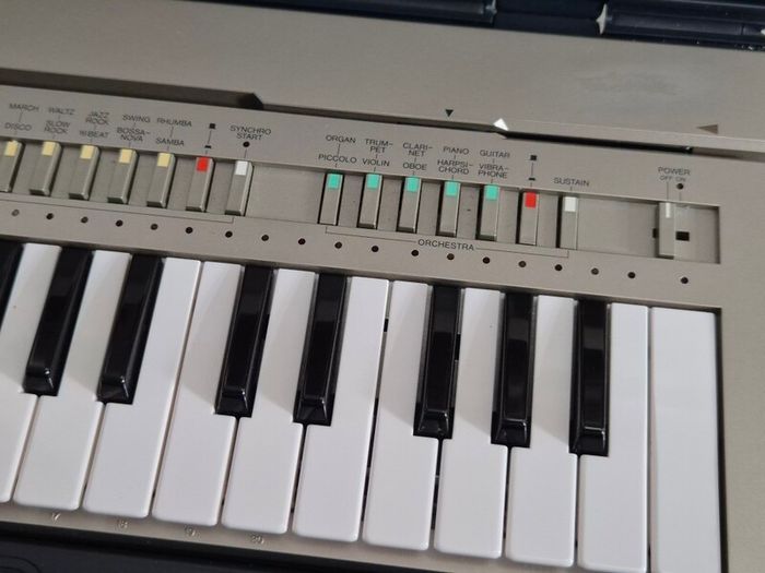 Rare Yamaha PortaSound PC-100 with original box and playcards