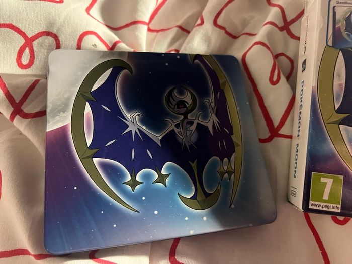 Nintendo  3ds Pokemon Moon steelbook, and outer box only, no game