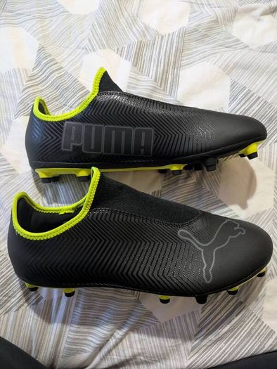ground football boots UK 11