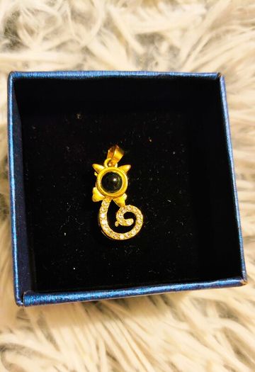 Cat Pendant Necklace with Projection Charm Fashion Jewelry