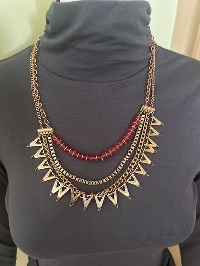Multichain gold tone necklace