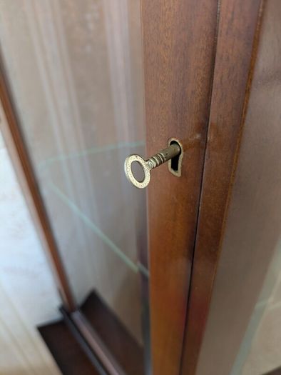Vintage Arnotts Mahogany Display Cabinet | Original 1983 Tags, Key & Interior Light