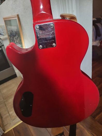 Epiphone Les Paul Special II plus case.
