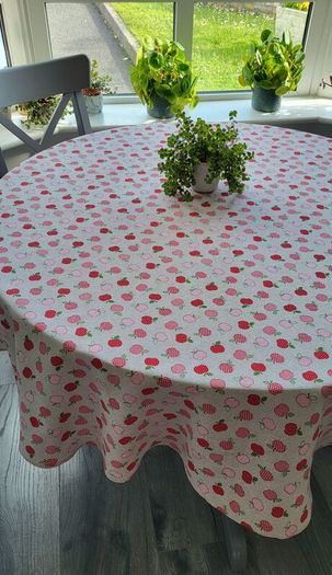 Tablecloth Round " Little Apples "