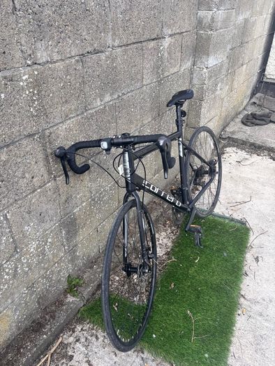 Carrera Zelos Disc Road Bike, Immaculate Condition, Barely Ridden!