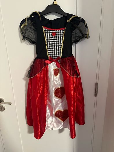 Beautiful Queen of Hearts Halloween dress for a girl. 5-6 years, 110/116cm