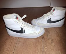 Nike Blazer Mid 77 Hi Top Trainers, size 4UK, like NEW