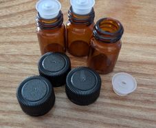 amber mini essential oil bottles X10, new