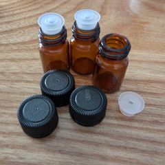 amber mini essential oil bottles X10, new