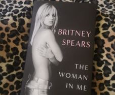 Britney Spears - Meghan Merkel Books