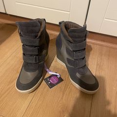 Amy Huberman boots