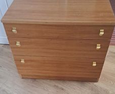 Chest of drawers