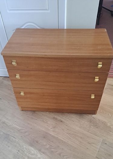 Chest of drawers