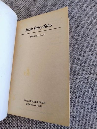 Irish Fairy Tales by Edmund Leamy Mercier Press 1978 in good condition with some signs of wear on the cover see photos FREE STANDARD POSTAGE INCLUDED