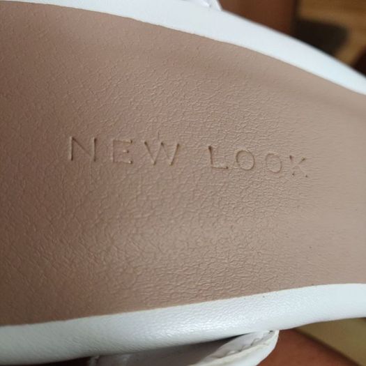 White sandals size 5, NEW LOOK