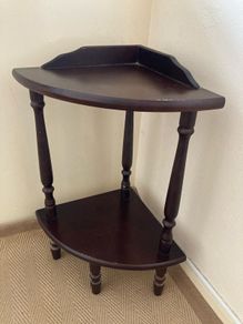 Corner Table
