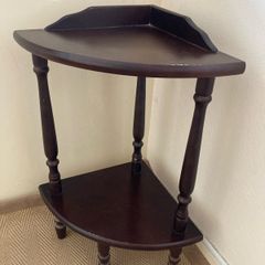 Corner Table