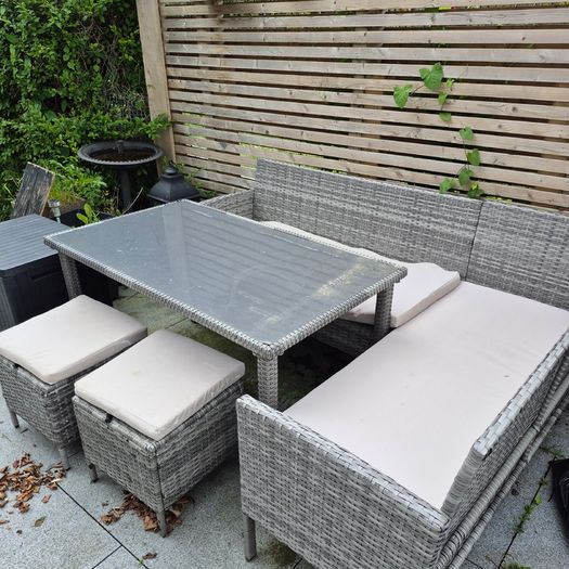 6 seater almost new rattan dining set