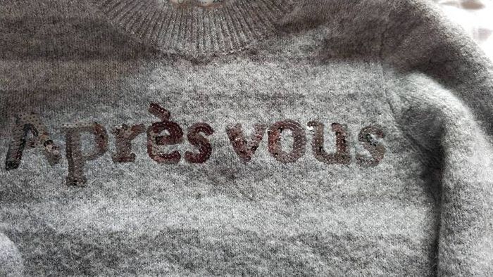 Women's knitted jumper