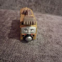 x10 Bundle - Diecast Metal Magnetic Take N Play Train Engines