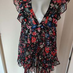 New Look black floral V-neck blouse size UK16 EU44 Postage included
