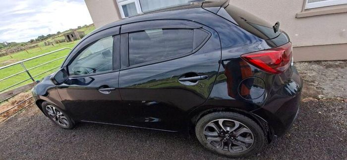 Mazda demio 2016