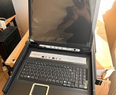 Aten Cl5708m 8-port Lcd Kvm Console