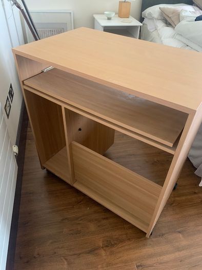 Computer desk