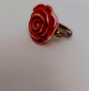 Pretty dress ring
