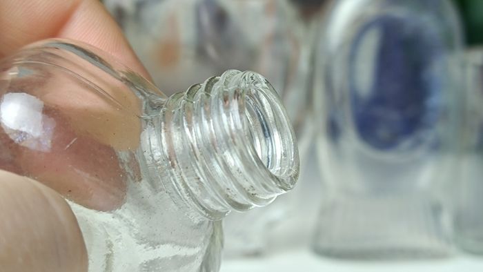 482 - Set of 5 Vintage Clear Glass Screw Top Collectible Decorative Bottles