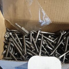 Stainless steels screws