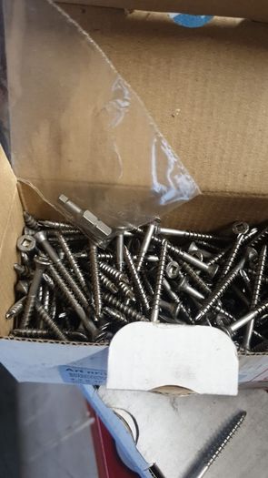 Stainless steels screws