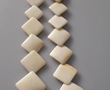 NECKLACE - Vintage - Carved Bone - Ivory Colour
