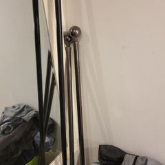 support the curtain