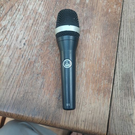 Akg D5